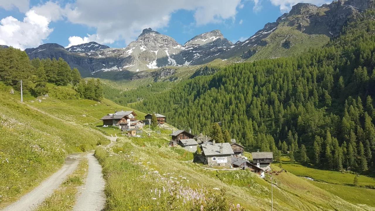 L' Aroula Rooms & Restaurant Champoluc Exteriör bild
