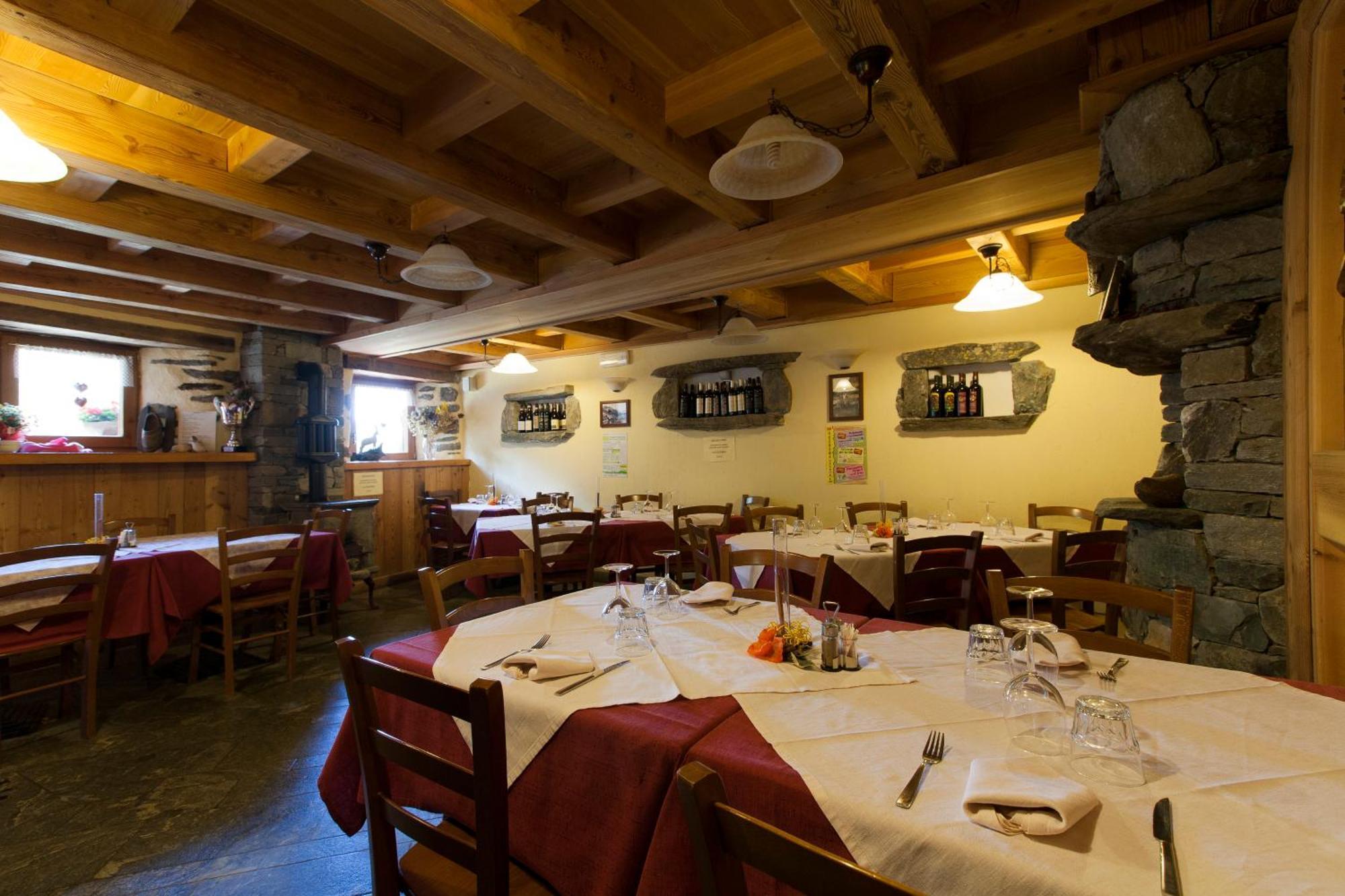 L' Aroula Rooms & Restaurant Champoluc Exteriör bild